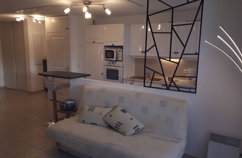 Frejus Plage Apartment | Appartement DE 67m2 - Balcon 13m2 - 10mns DE LA Plage