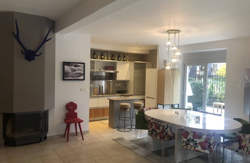 Tresserve Apartment | Appartement en Rez-de-chaussée Dans une Villa Avec Piscine, à D'aix-les-bains