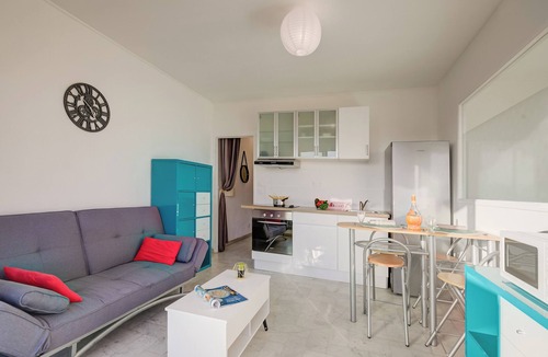 Fabron Apartment | Appartement Fabrina with Balcony and Pool, Nice, France