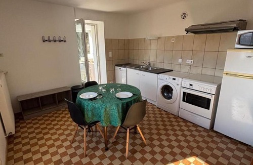 Saint-Rome-de-Cernon Apartment | Appartement Rez de Chaussée