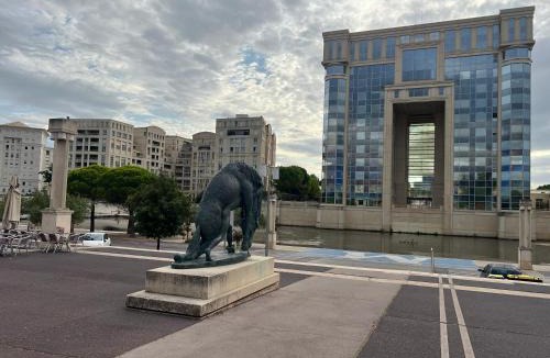 Antigone Apartment | Appartement moderne 43 m2 au cœur de Montpellier, Tramway au pied de l'immeuble, Parking public, Idéal pour 1 à 3 personnes