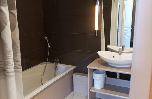 Jausiers Apartment | Appartement T3 dans Château à Jausiers pour 6 pers, balcon, animaux acceptés - FR-1-165B-4