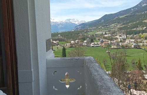 Jausiers Apartment | Appartement T3 dans Château à Jausiers pour 6 pers, balcon, animaux acceptés - FR-1-165B-4