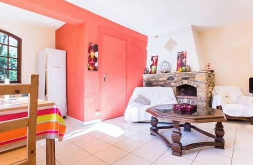 Roquefort-la-Bedoule Villa | Appt of 70m ², Quiet, Near Cassis, in the Hill 10 Minutes From the sea