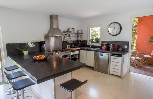 Gassin Villa | Architect-designed villa, between sea and hills, 10 minutes from Gigaro beaches