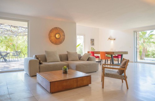 Gassin Villa | Architect-designed villa, between sea and hills, 10 minutes from Gigaro beaches
