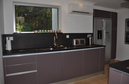 Grimaud Villa | Architect-designed villa with views of the sea and St. Tropez, fully air-conditioned