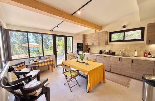 Saint-Marc-Jaumegarde House | Artist's home and studio near downtown Aix and Sainte-Victoire