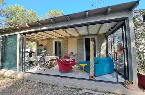 Aurons House | Artist's house with swimming pool in the Pièdes