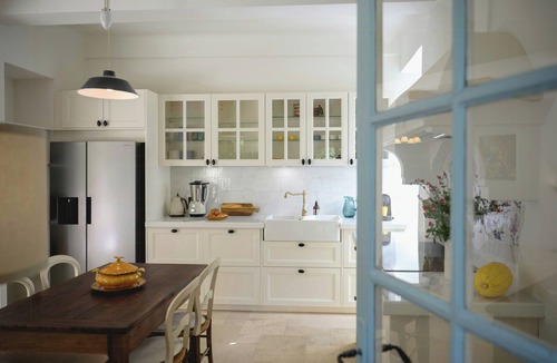 Alleins House | Artist's villa with pool near Aix-en-Provence