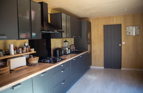 Le Garn Cabin | Astro Polo wooden lodge for an unusual stay under the stars!