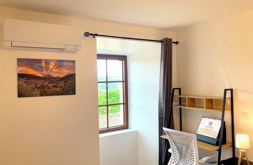 Villelongue-d'Aude Bed & Breakfast | At Château de Villelongue, Châtelet, Aude, Cathar Country, pets welcome