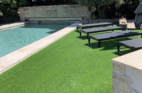 Bedoin House | At the foot of Mont Ventoux, a beautiful, air-conditioned house in a quiet setting with a pool and spa