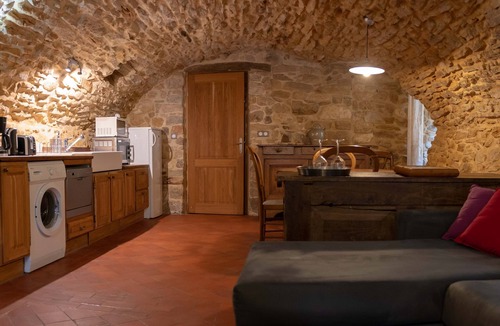 Sabran Apartment | Atypical, very comfortable accommodation in the heart of a Gard hamlet