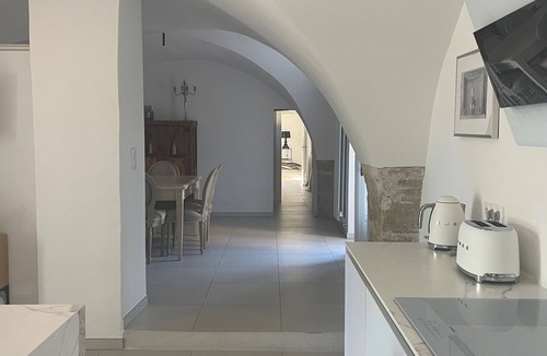 L'Isle-sur-la-Sorgue House | Authentic renovated Mas provençal in L'Isle sur la Sorgue12 pers 5 bdrm 4 bath/shower room