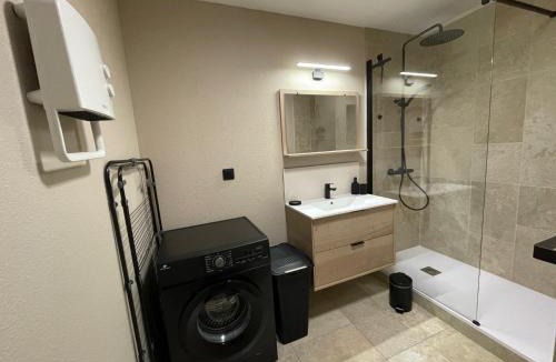 Poussan Apartment | Aux Cyprès du littoral T 2 avec piscine