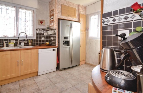 Maubec House | Awesome home in Maubec