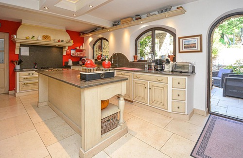Orgon House | Awesome home in Orgon