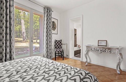 La Roquebrussanne Bed & Breakfast | Bastide Lou Pèbre d'Aï - Scent of Lavender
