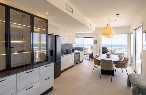 Valras-Plage Apartment | Beachfront Duplex w/Private Spa & Sea Views