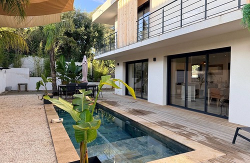 Saint-Aygulf Villa | Beachfront villa with pool and tropical garden. Calanques and shops 500m away