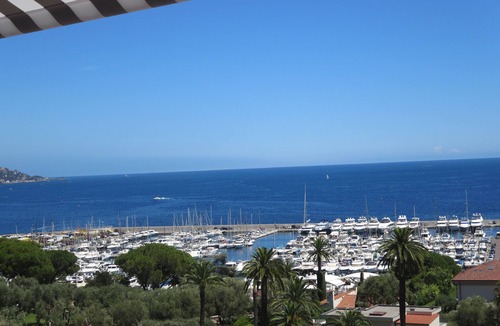 Beaulieu-sur-Mer Apartment | BEAUTIFUL 2 P 63 m2 MAGNIFICENT SEA VIEW -WI FI CLIM- 7 MN A PIED GARE. COMM .BEACH