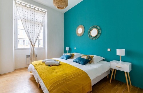 Opera Apartment | Beautiful and large bright apartment ideally located on the Old Port