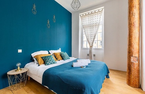 Opera Apartment | Beautiful and large bright apartment ideally located on the Old Port