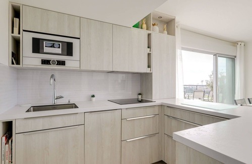 Frejus Apartment | Beautiful apartment for 7 guests with pool, WIFI, A/C, TV and terrace