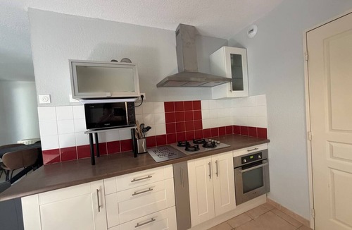 Route d'Arles Apartment | Beautiful apartment in Nîmes in a quiet neighborhood with a garden and garage