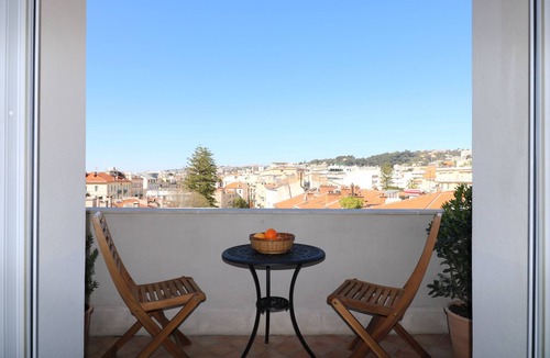 Carre d'Or Apartment | Beautiful apartment with balcony in Carré d'or area of Nice