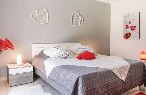 Suze-la-Rousse House | Beautiful cottage with pool for a sunny vacation in the Drôme.