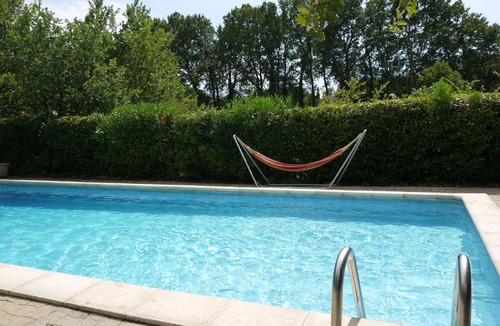 Mazan House | Beautiful house with big garden and private pool