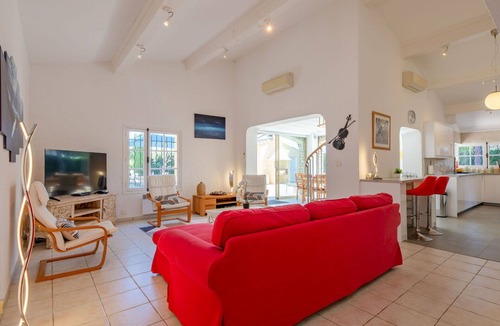 La Nartelle Villa | Beautiful private villa for 9 people with A/C, private pool, WIFI, TV and terrace