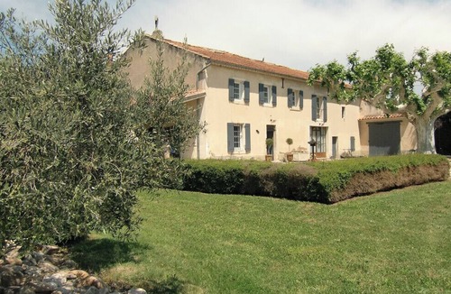 Chateaurenard House | Beautiful Provençal farmhouse with swimming pool.