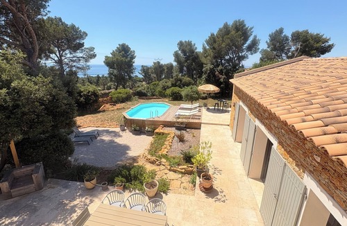 Ceyreste Villa | Beautiful Provencal villa with swimming pool, between pine forest and sea