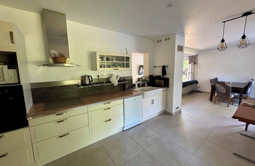 Senas Villa | Beautiful Provencal villa with large garden & pool