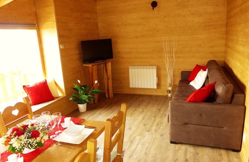 Oz Cottage | beautiful renovated mountain cottage for skiing, cycling, mountain biking, hiking