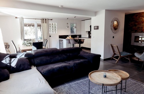 Antibes Villa | Beautiful Villa Inti in Antibes – pool, private garden and barbecue