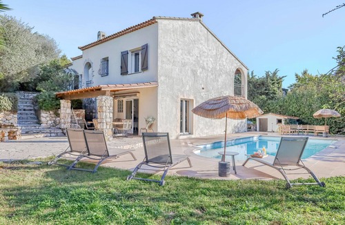 Antibes Villa | Beautiful Villa Inti in Antibes – pool, private garden and barbecue