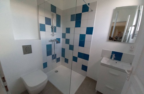 Saint-Germain-de-Calberte Bed & Breakfast | Bed and Breakfast 'Chambre Bleue - Ostau La Lutz' with Shared Terrace, Shared Garden and Wi-Fi