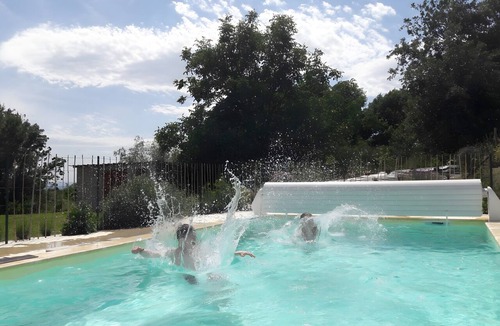 Hauterives Bed & Breakfast | Bed and Breakfast 'Papillon' with Shared Pool, Shared Garden and Wi-Fi