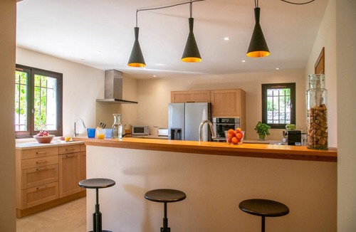 Cagnes-sur-Mer Villa | Big pool (19m), large beds, AIRCON, fast WIFI, EV charger, BBQ, peace and quiet