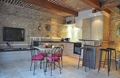 Couteron Villa | Bliss Near Aix-en-Provence