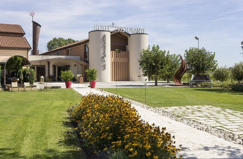 Salgareda Hotel | Borgo Ronchetto Relais Gourmet