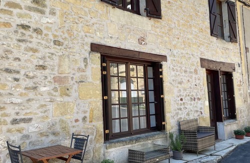 Badefols-d'Ans Apartment | Bright and cozy open-plan studio combining rustic charm with modern comfort.