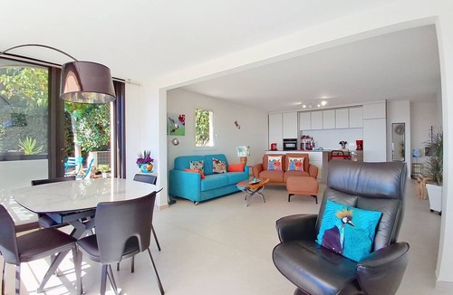 Mandelieu-La-Napoule Apartment | Bright apartment with magnificent sea view in Domaine du Grand Duc