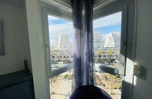 Montpellier Apartment | Bright apartment sea view, AC - 4 guests