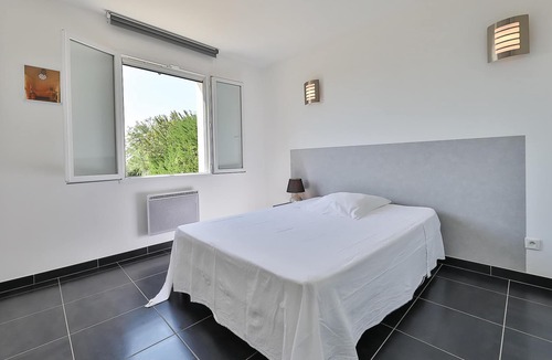 Cairanne Villa | Bright, modern villa with private pool, 1 km from Cairanne
