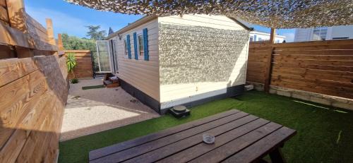 Chateauneuf-les-Martigues Apartment | Bungalow entre oliviers et pins, -10mn de la plage
